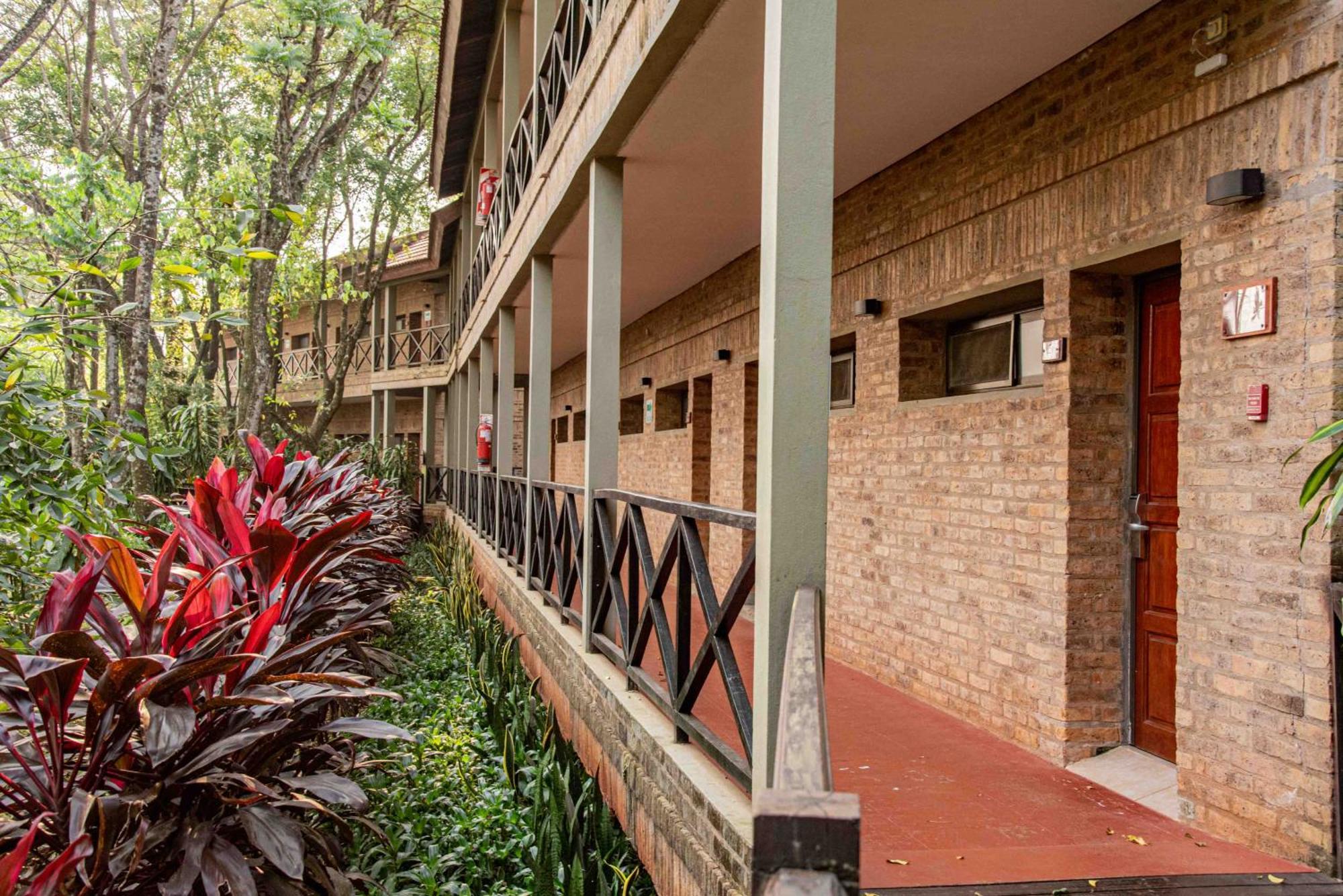 Village Cataratas Puerto Iguazu Exterior photo